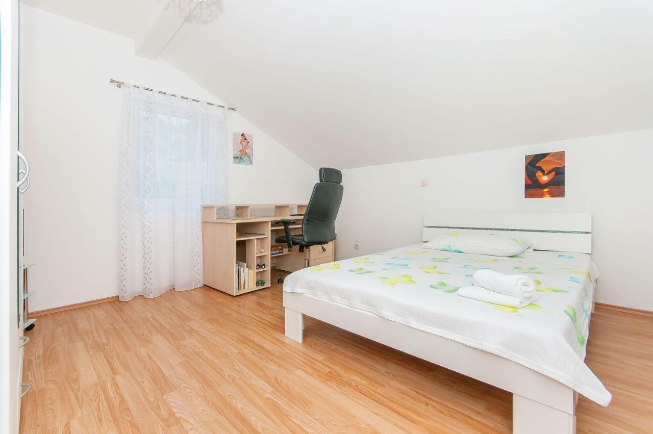 Modern Apartment Duce Luaran gambar